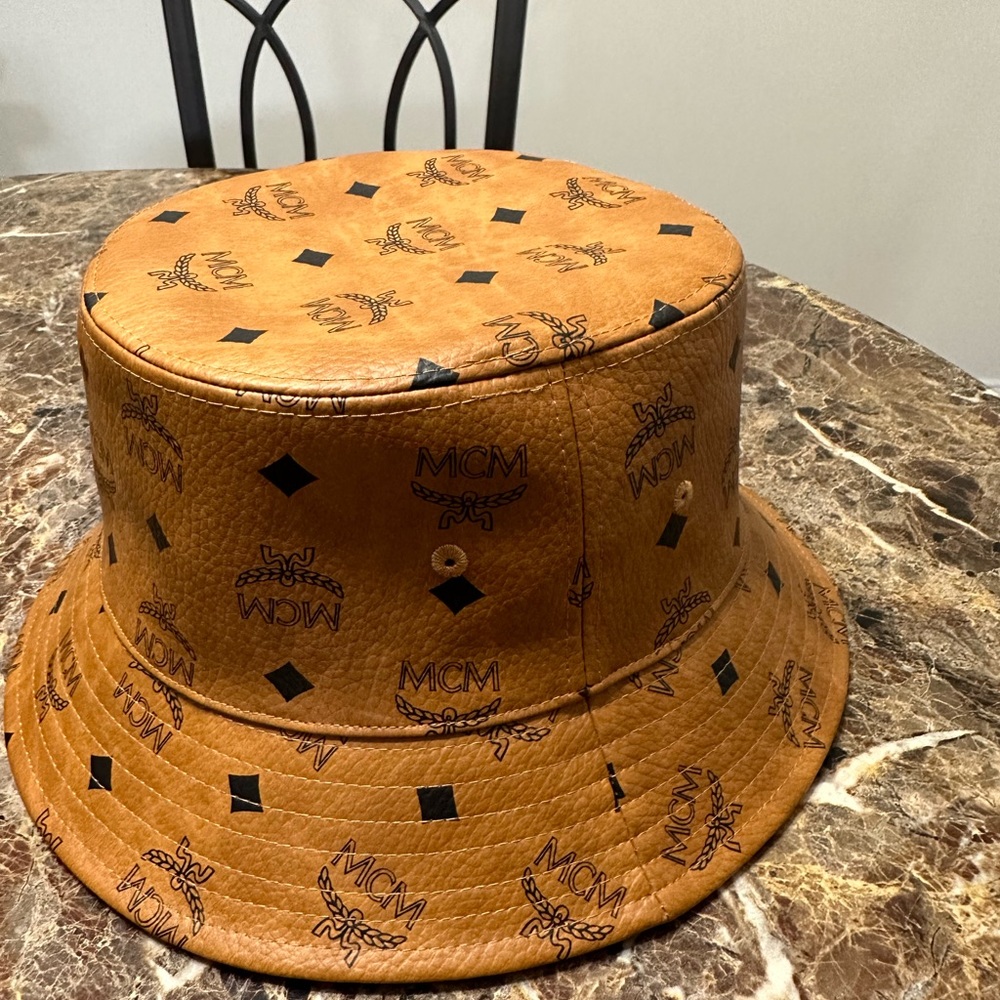 MCM BUCKET HAT